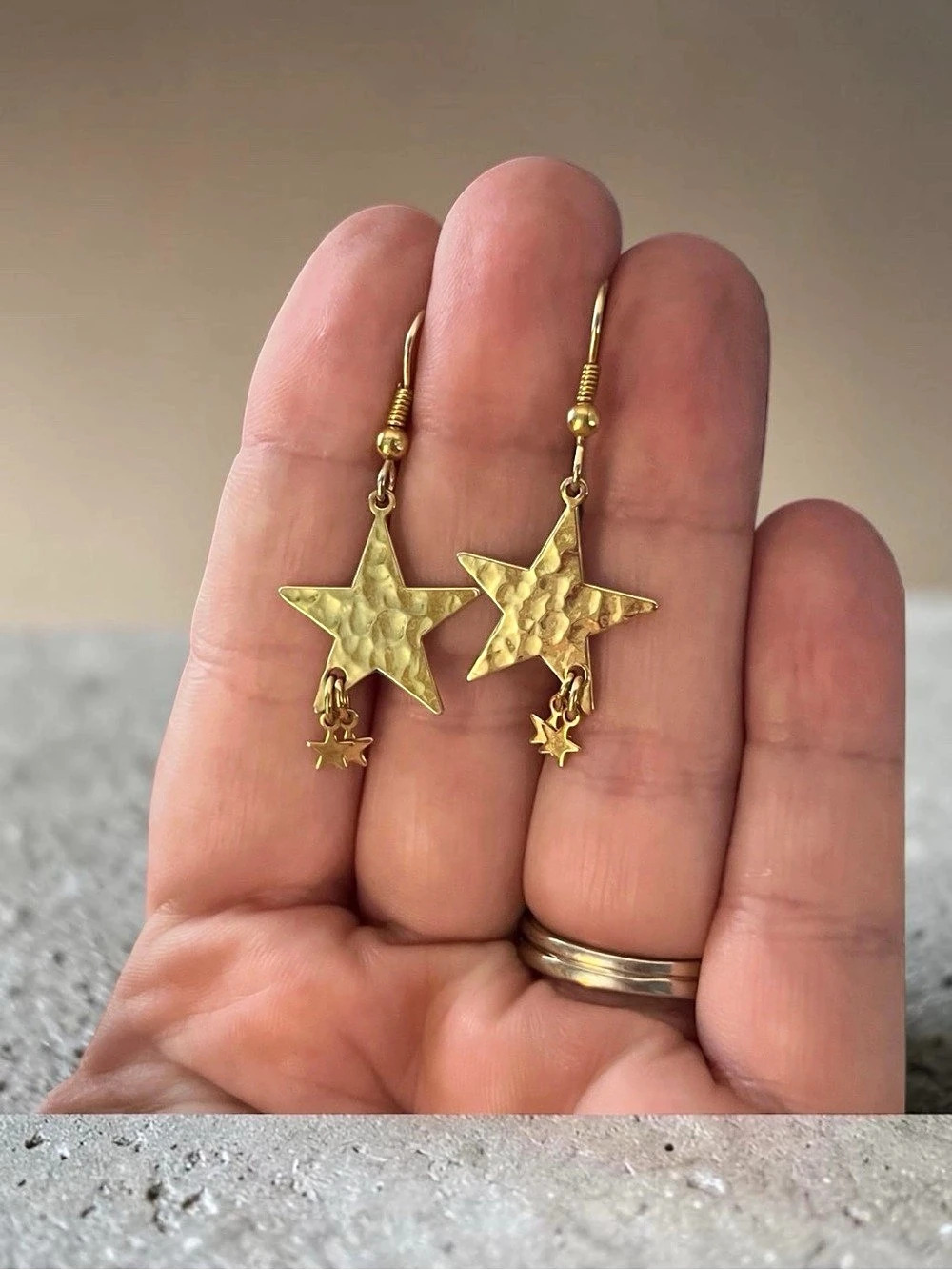 80s Gold Star Dangle Earrings